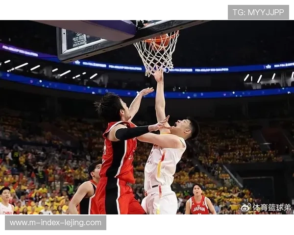 中国男篮失误控制下半场改善,减少攻防转换中无谓丢球